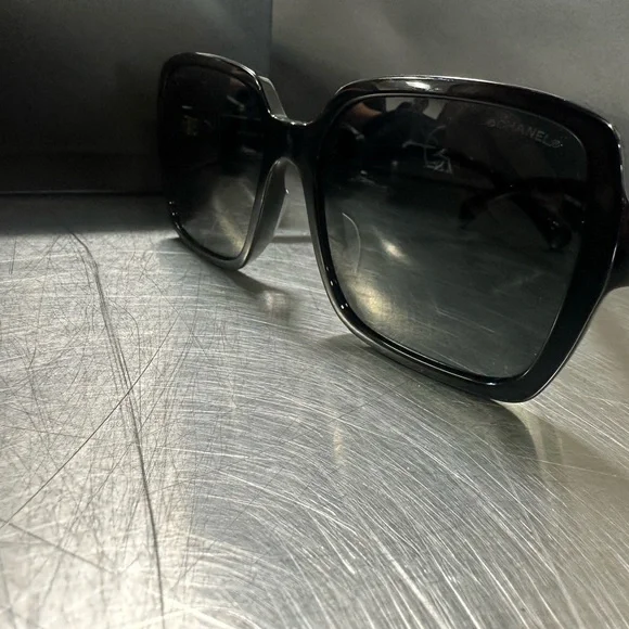COPY - Authentic Chanel sunglasses - Picture 11 of 11